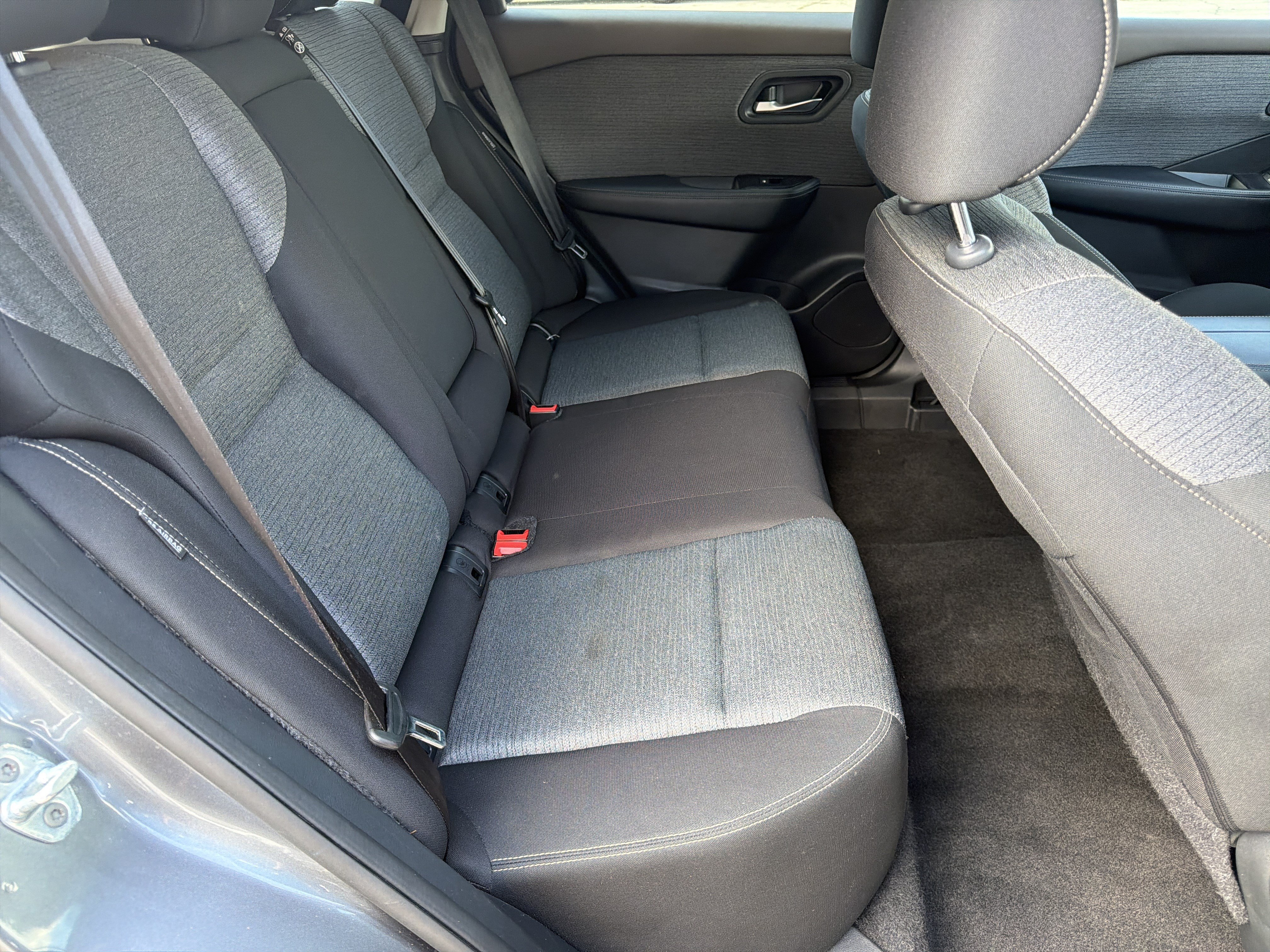Used 2023 Nissan Rogue SV FWD image 15