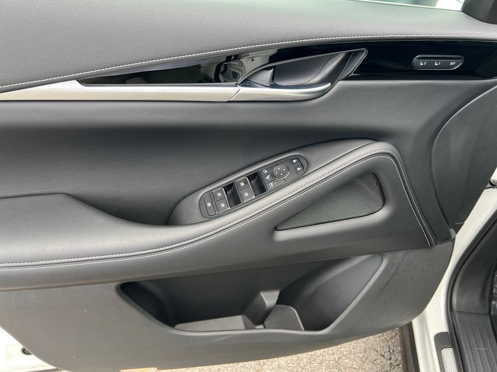 Used 2023 INFINITI QX60 Pure FWD image 11