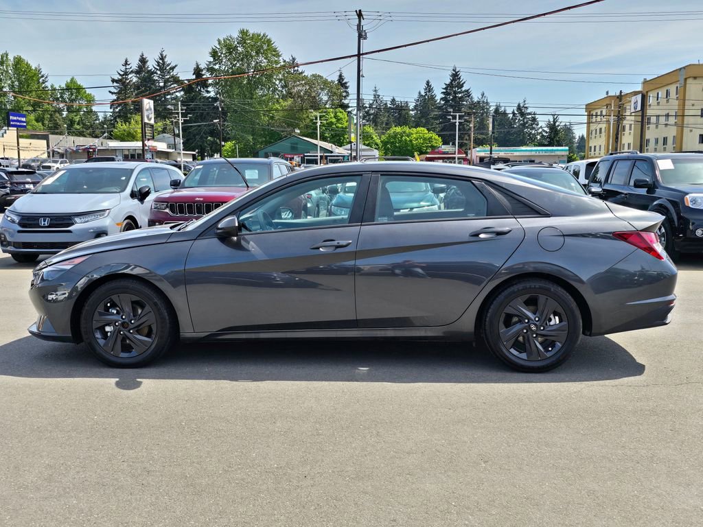 Used 2022 Hyundai Elantra SEL FWD image 4