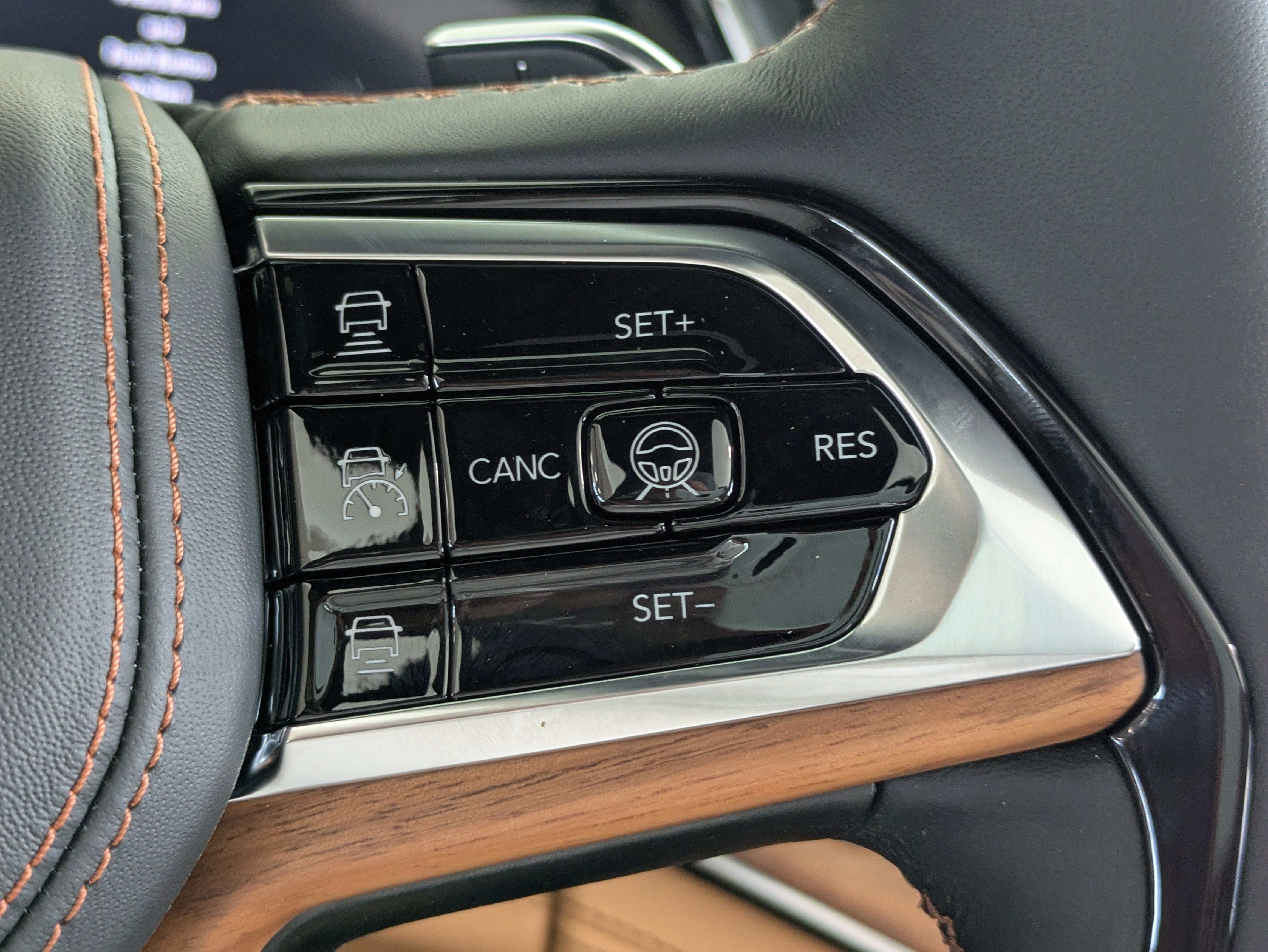 New 2025 Jeep Grand Cherokee Summit image 28