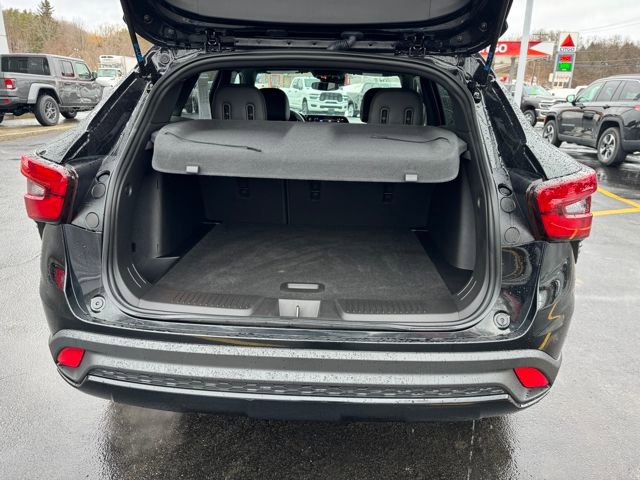 Used 2024 Chevrolet Trax RS w/ Sunroof Package image 29