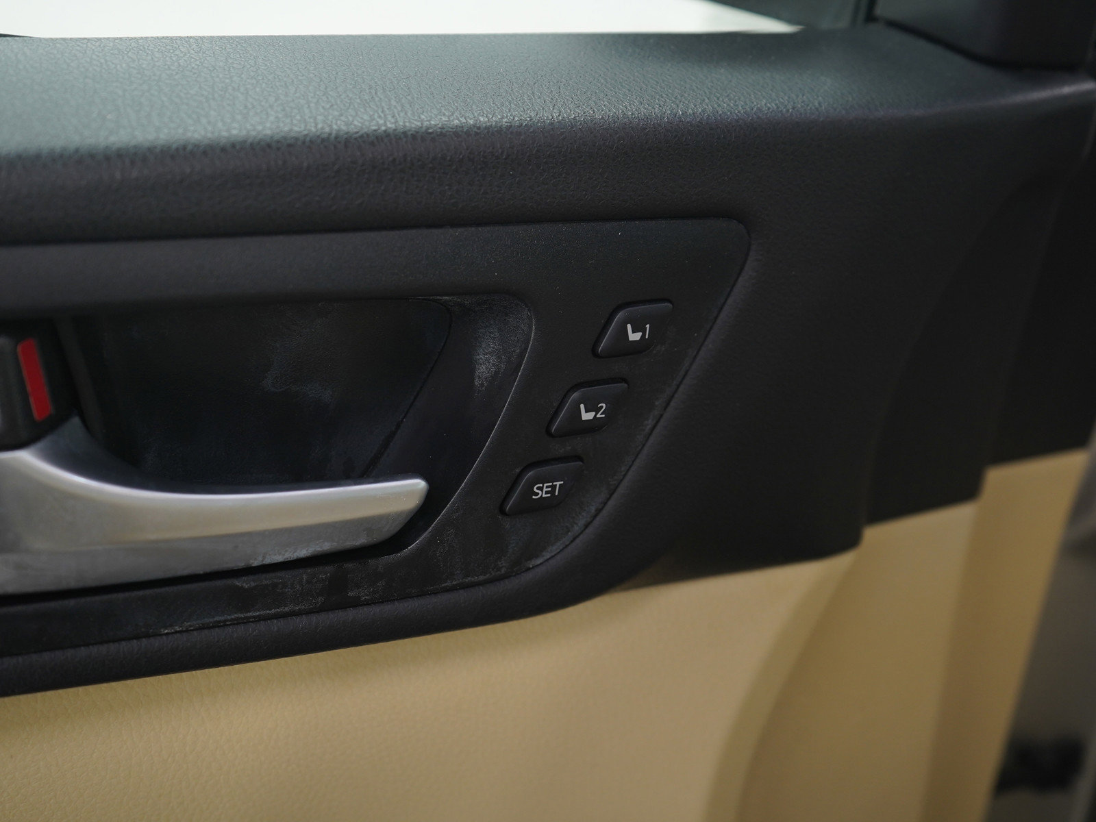 Used 2015 Toyota Highlander Limited Platinum image 24