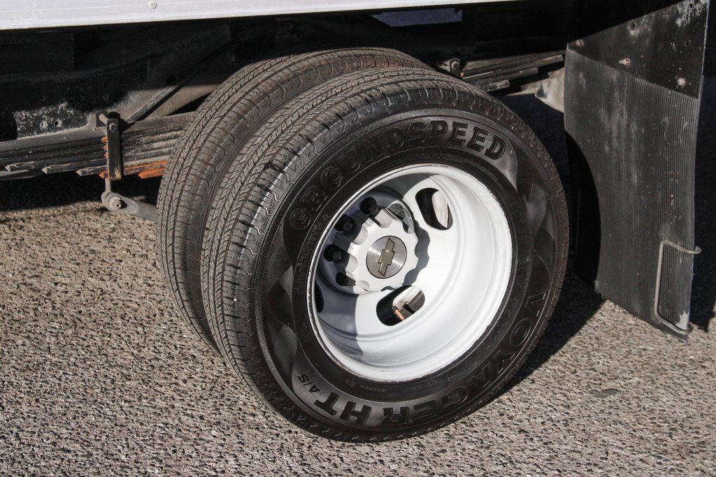 Used 2016 Chevrolet Express 4500 w/ Chrome Appearance Package RWD image 34