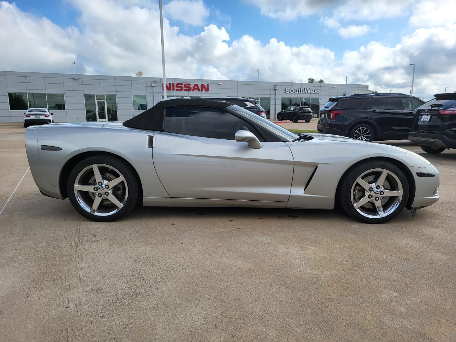 Used 2008 Chevrolet Corvette Convertible w/ Preferred Equipment Group RWD image 4