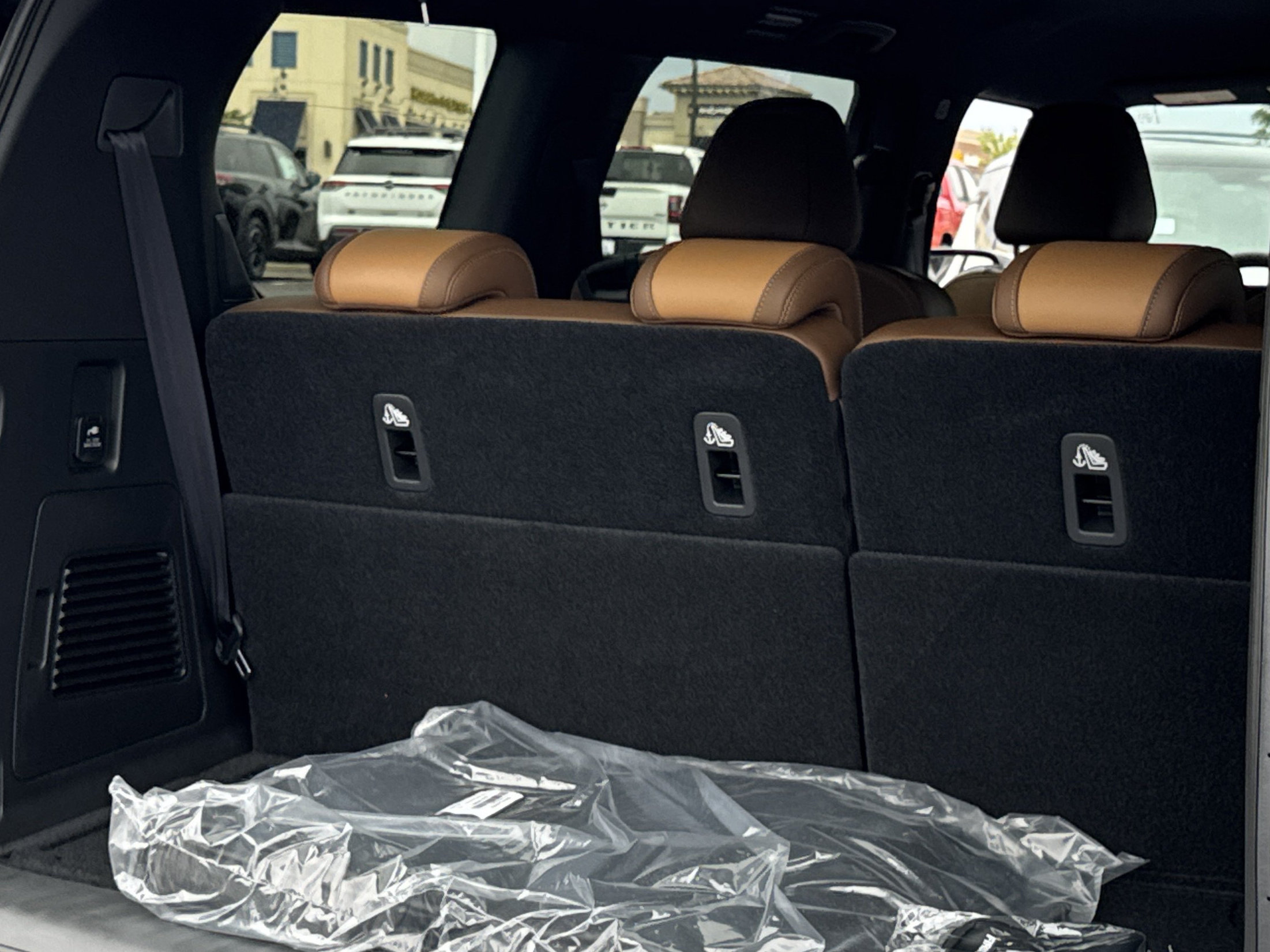New 2026 Nissan Armada SL w/ Captain's Chari Seat Package AWD/4WD image 18