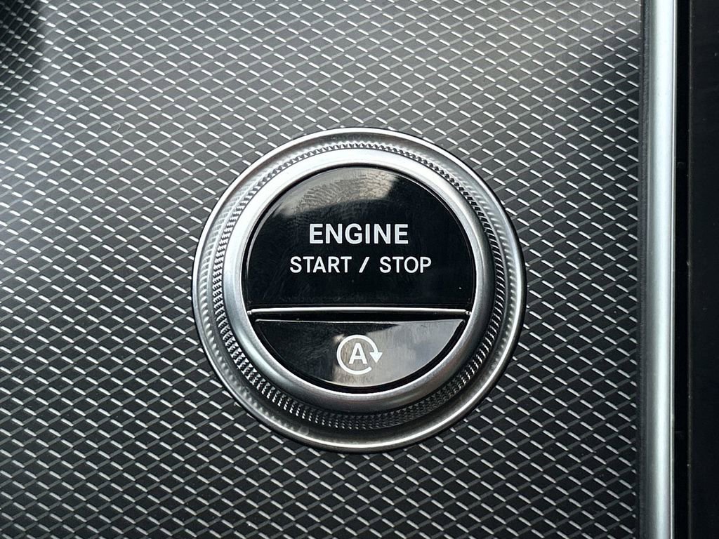 Used 2024 Mercedes-Benz C 300 Sedan image 17