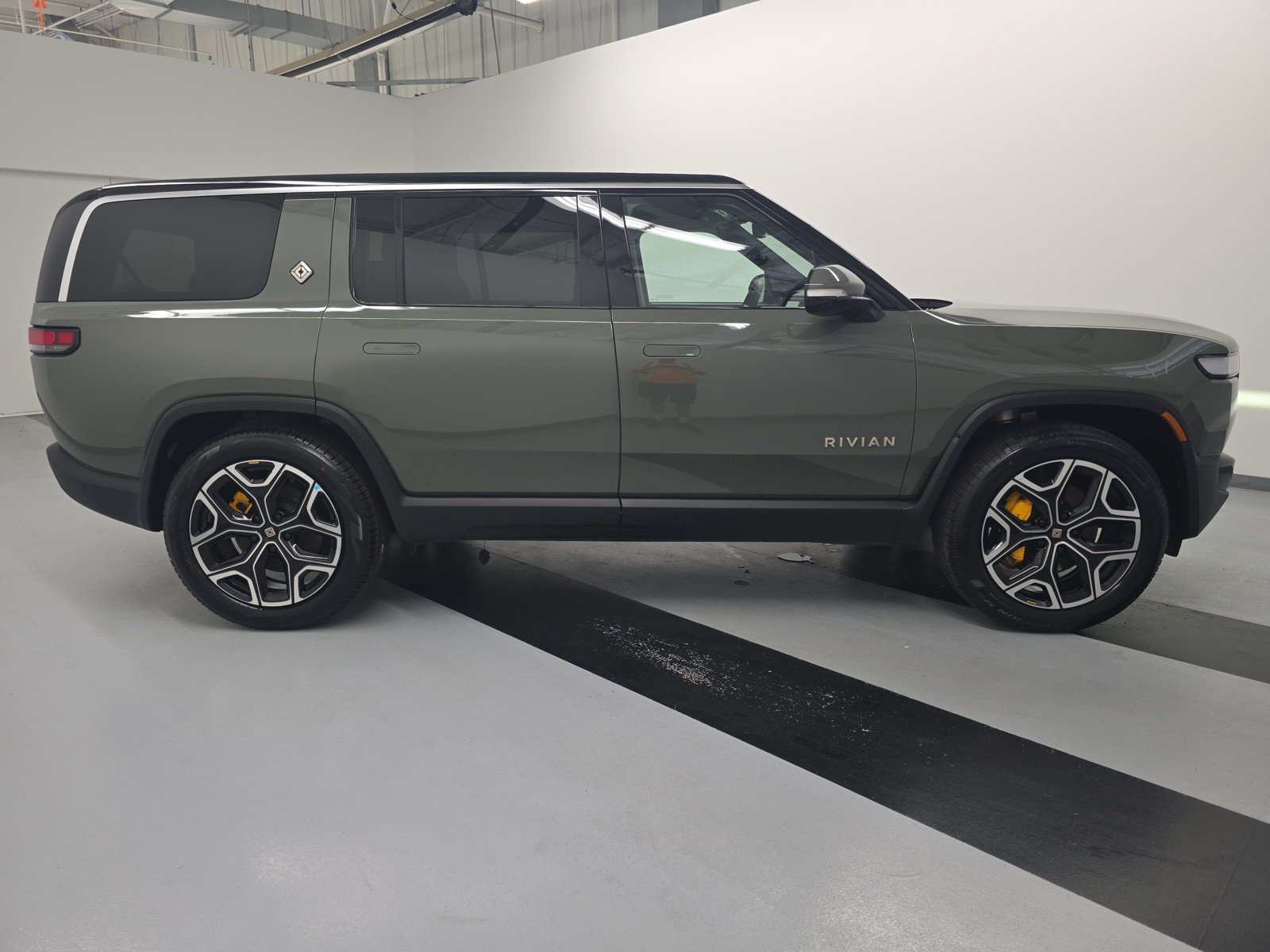 Used 2022 Rivian R1S Launch Edition AWD/4WD image 6