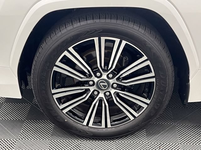 Certified 2026 Lexus LX 600 4WD w/ Accessory Package (Z1) image 23