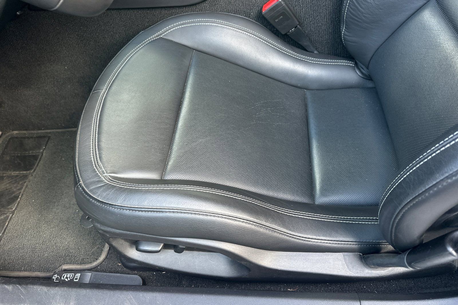 Used 2019 Chevrolet Corvette Stingray Coupe w/ 1LT RWD image 13