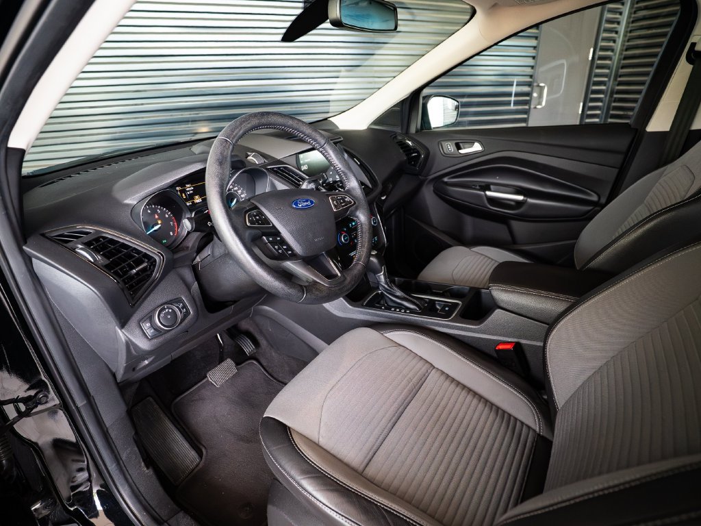 Used 2018 Ford Escape Titanium AWD/4WD image 4