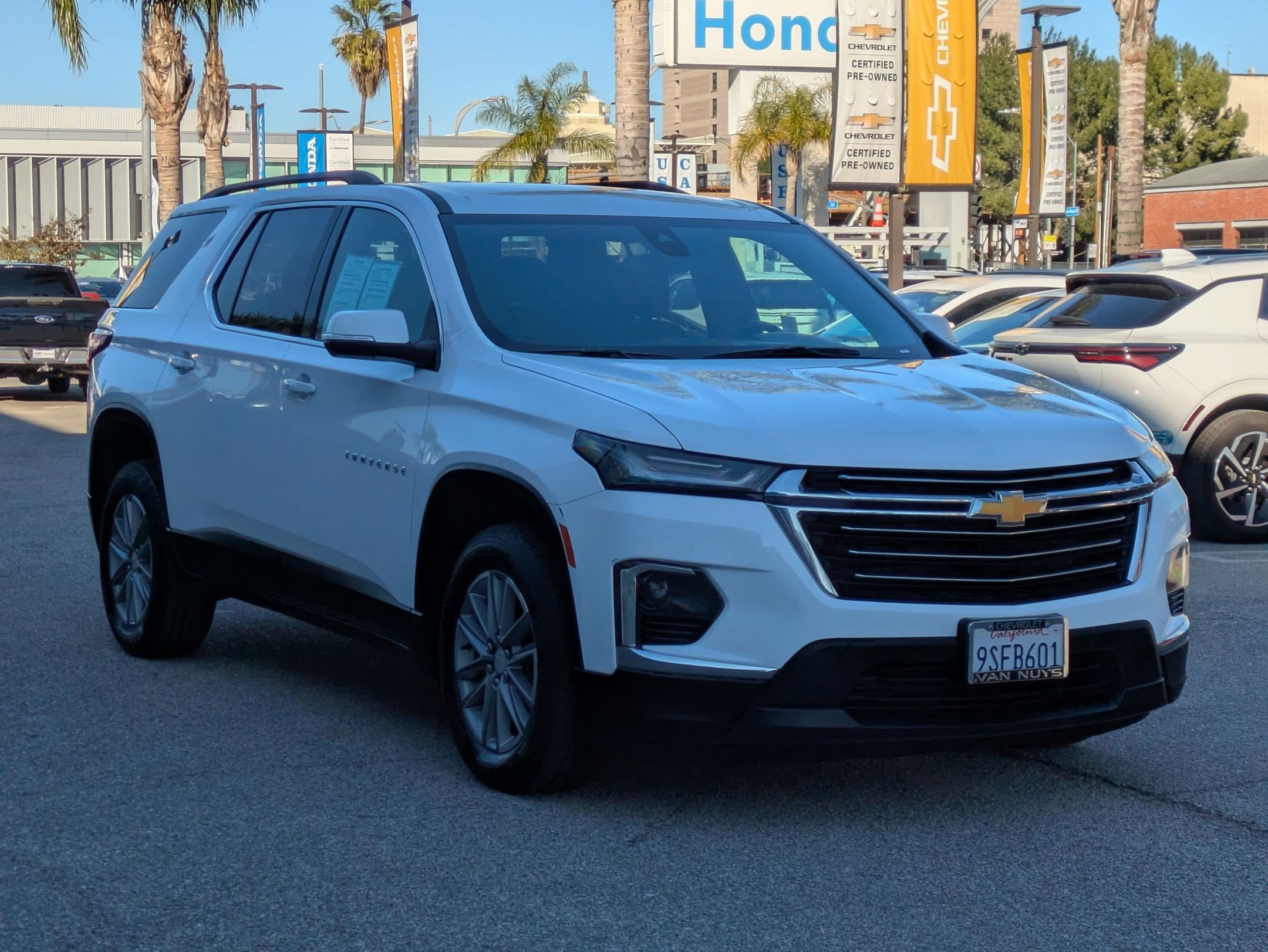 Certified 2023 Chevrolet Traverse LT image 3