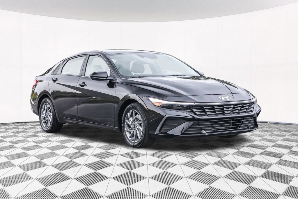 Used 2024 Hyundai Elantra SEL FWD image 10