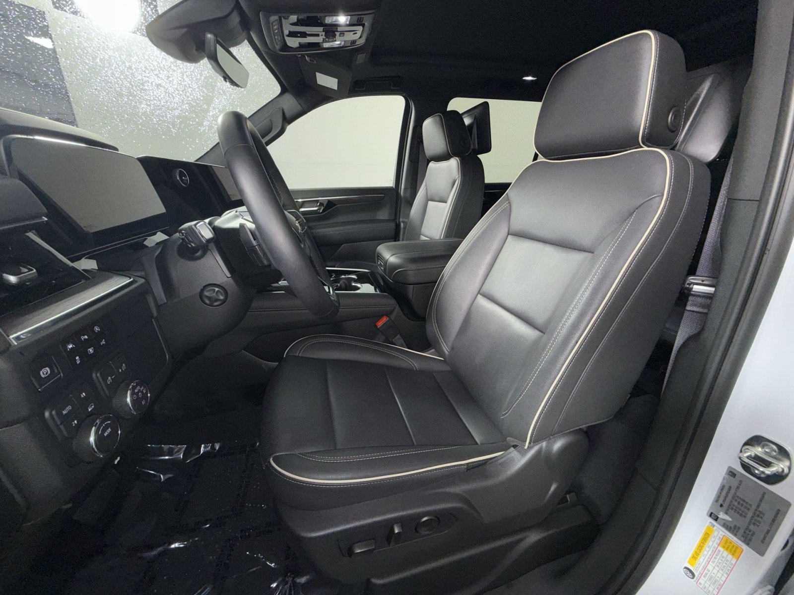 New 2026 Chevrolet Suburban Premier AWD/4WD image 13