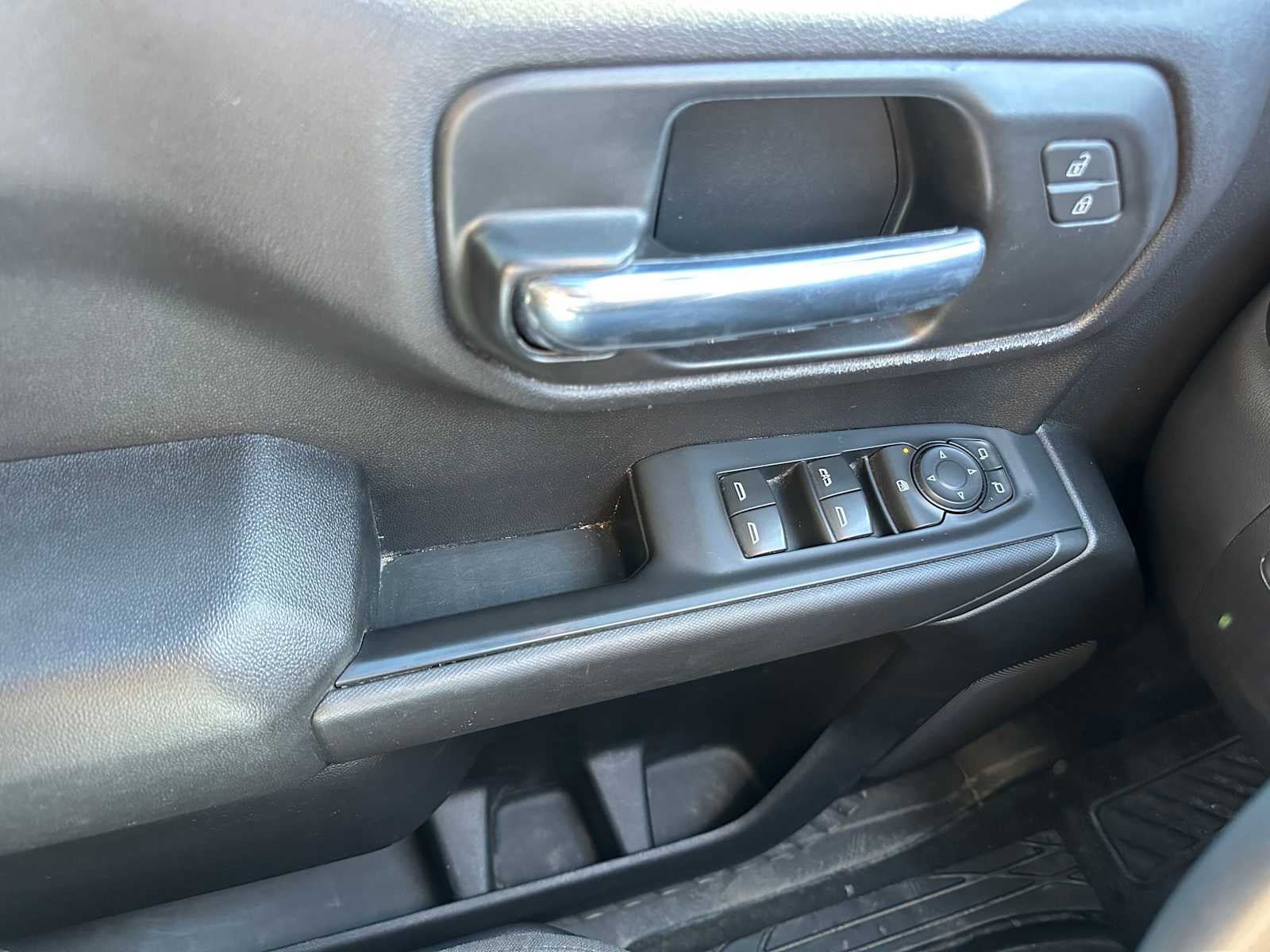Used 2021 Chevrolet Silverado 1500 Custom AWD/4WD image 31