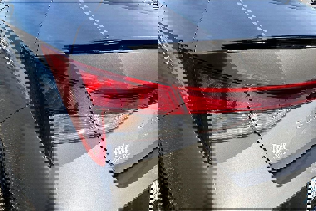 Used 2025 Hyundai Elantra Sport image 30