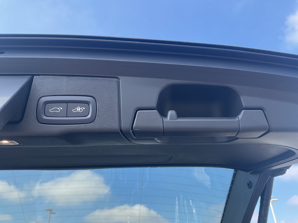 New 2027 Volvo XC60 B5 Plus AWD/4WD image 10