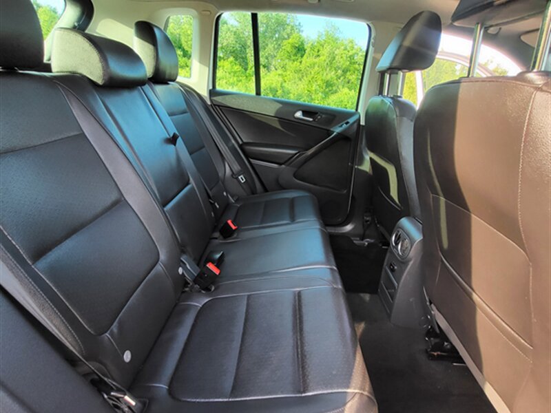 Used 2013 Volkswagen Tiguan SE FWD image 25