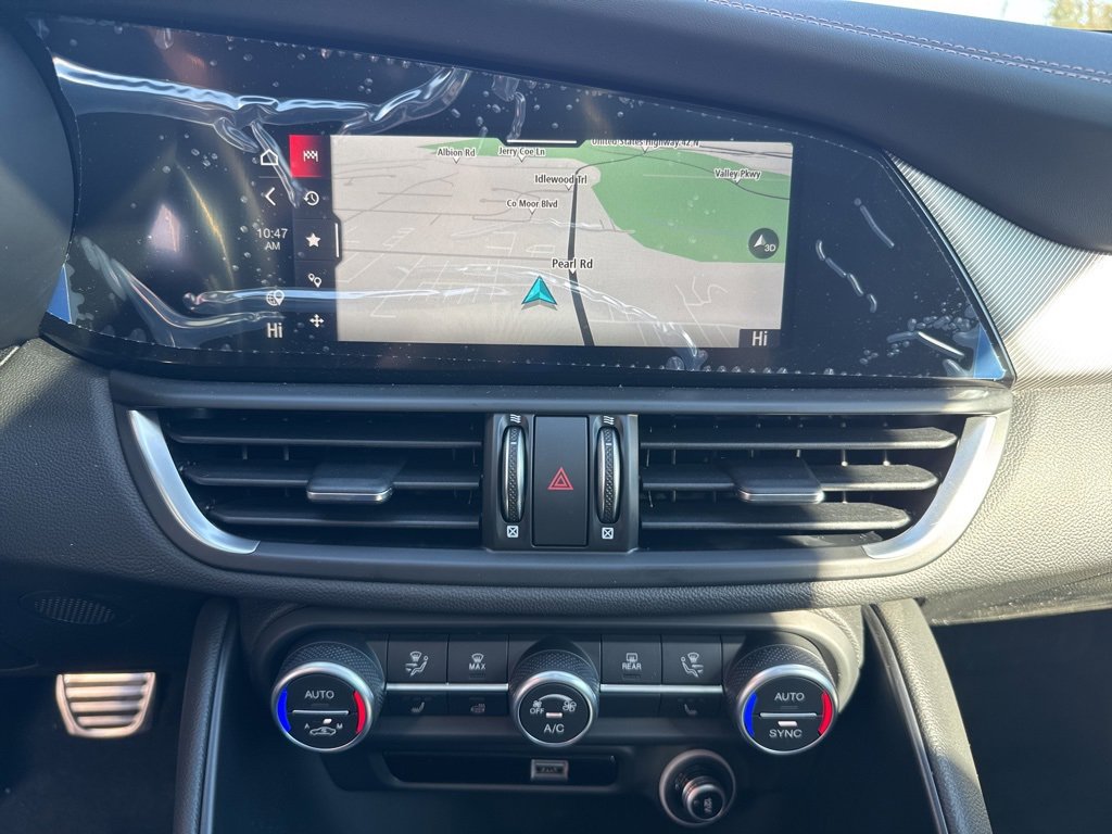New 2025 Alfa Romeo Giulia AWD w/ Driving Assist Package image 16
