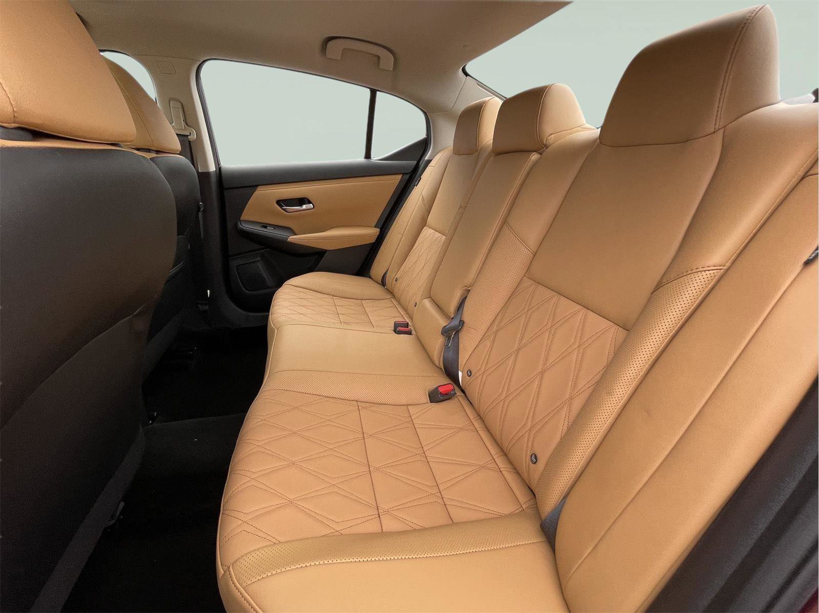 Used 2023 Nissan Sentra SV w/ SV Premium Package FWD image 14