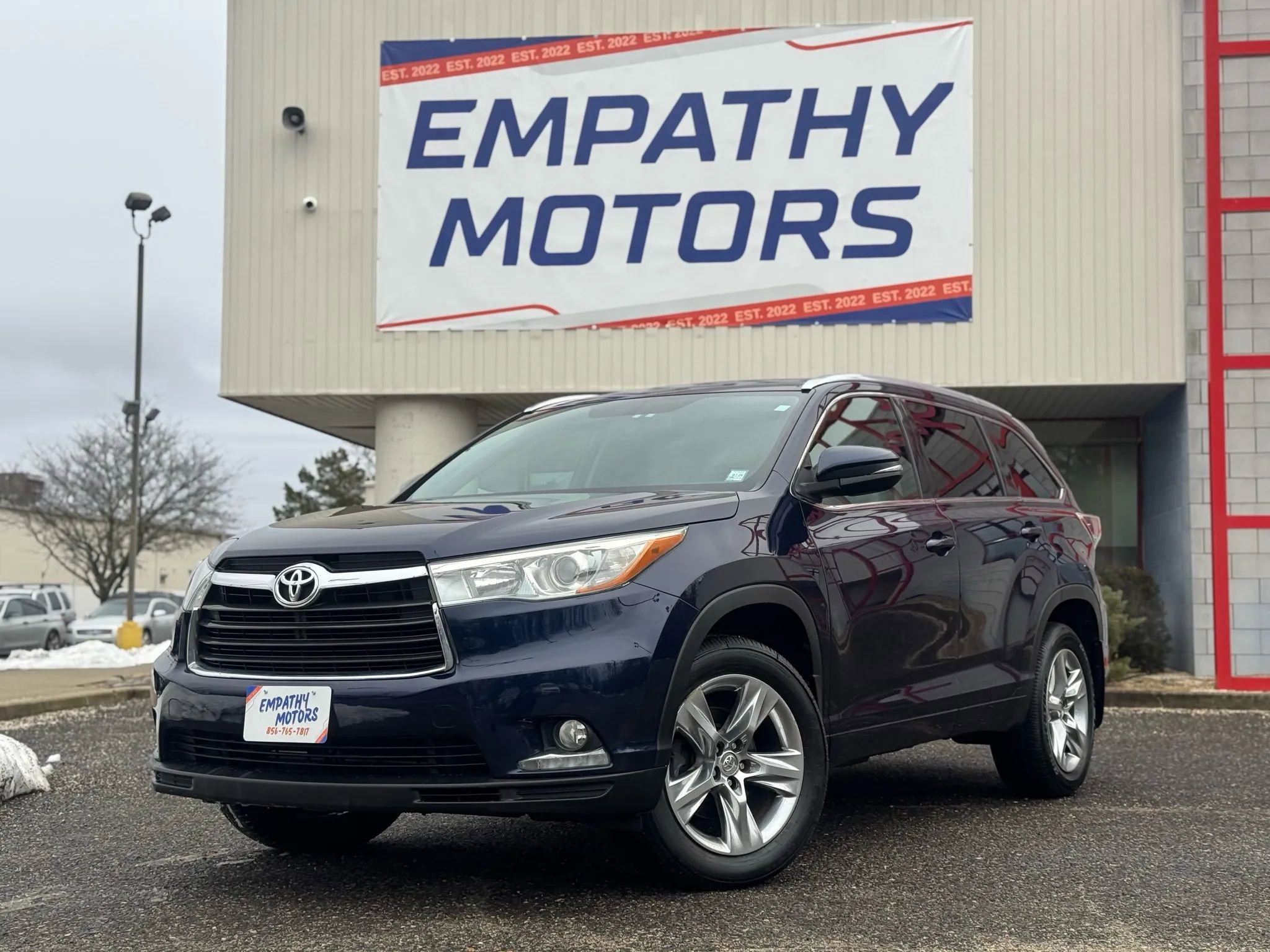 Used 2014 Toyota Highlander Limited w/ Preferred Accessory Package image 1