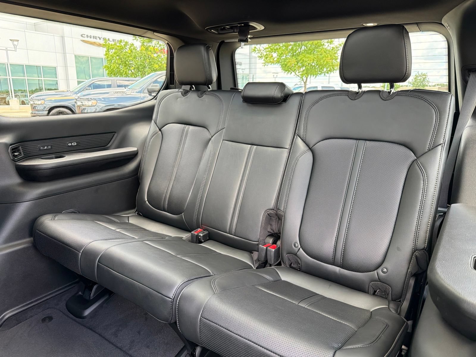 New 2026 Jeep Grand Wagoneer Limited AWD/4WD image 17