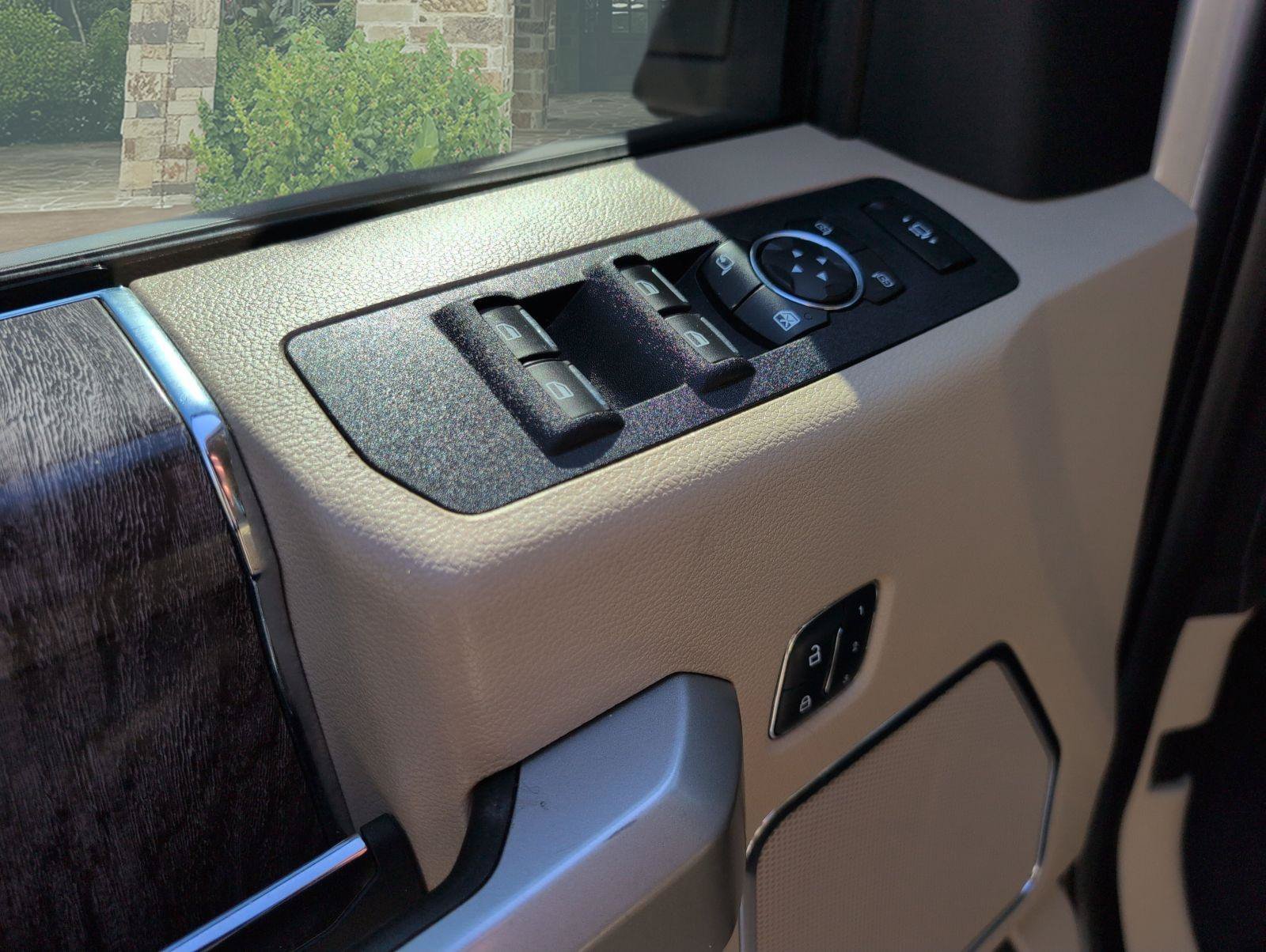 Used 2018 Ford F250 Lariat w/ Lariat Ultimate Package AWD/4WD image 8