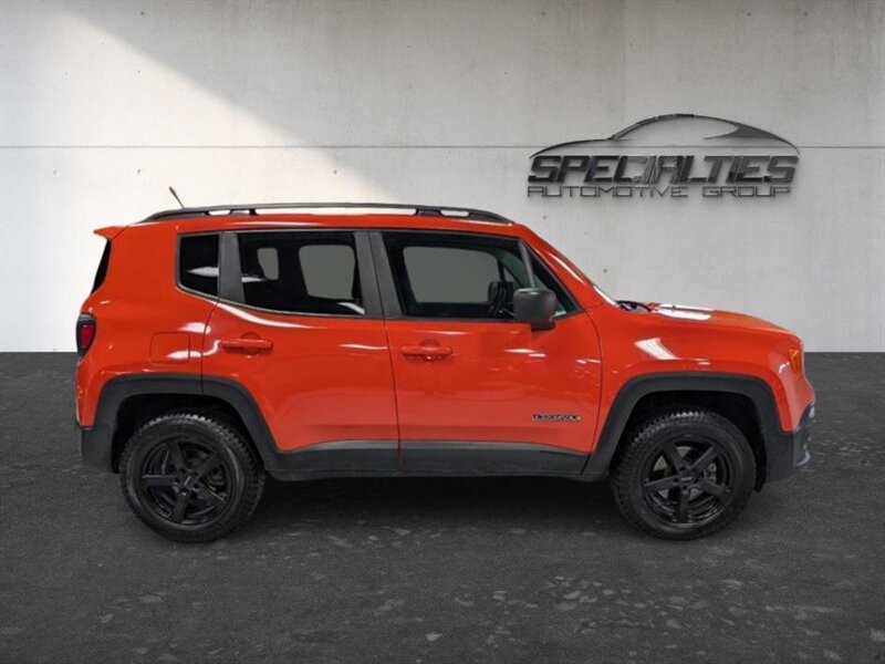 Used 2017 Jeep Renegade Sport w/ Power & Air Group FWD image 11