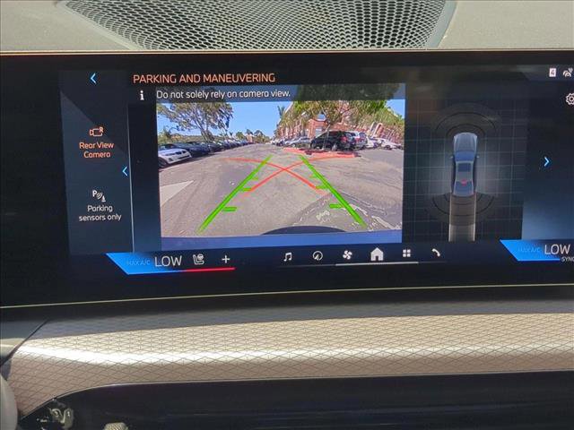 Used 2025 BMW 330i xDrive Sedan w/ Convenience Package image 12