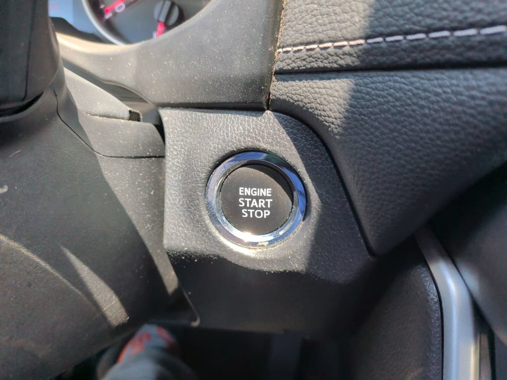 Used 2021 Toyota RAV4 XLE AWD/4WD image 24