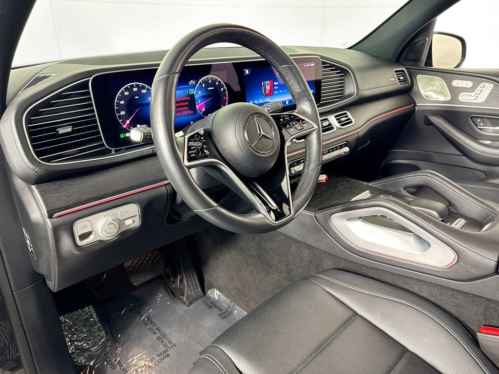 Used 2024 Mercedes-Benz GLS 450 4MATIC image 9