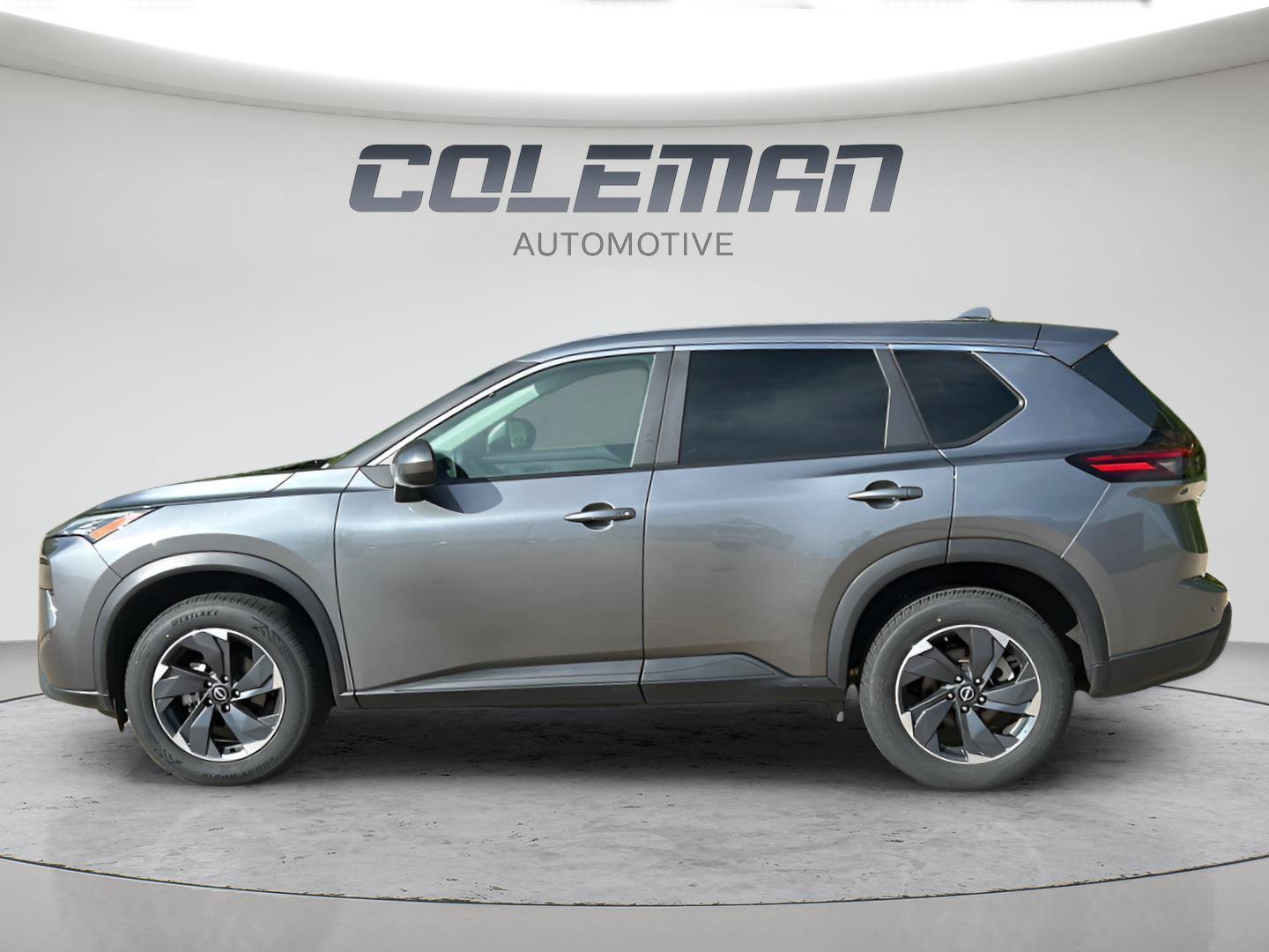 Used 2024 Nissan Rogue SV FWD image 2