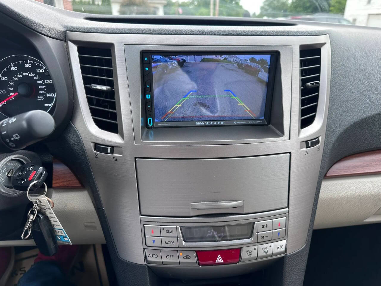 Used 2013 Subaru Outback 2.5i Limited AWD/4WD image 12