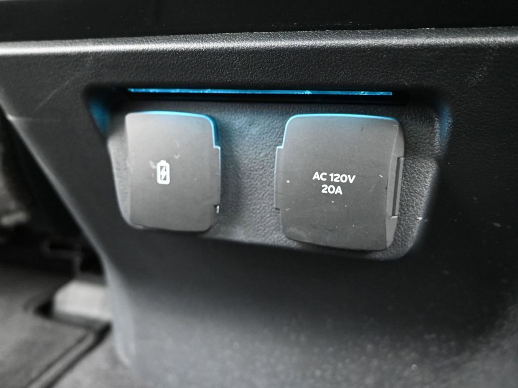 Used 2023 Ford F150 Lariat w/ Equipment Group 502A High image 15