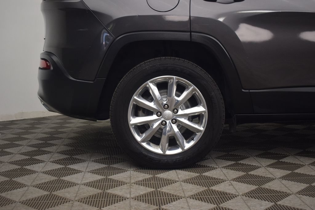 Used 2017 Jeep Cherokee Limited AWD/4WD image 33