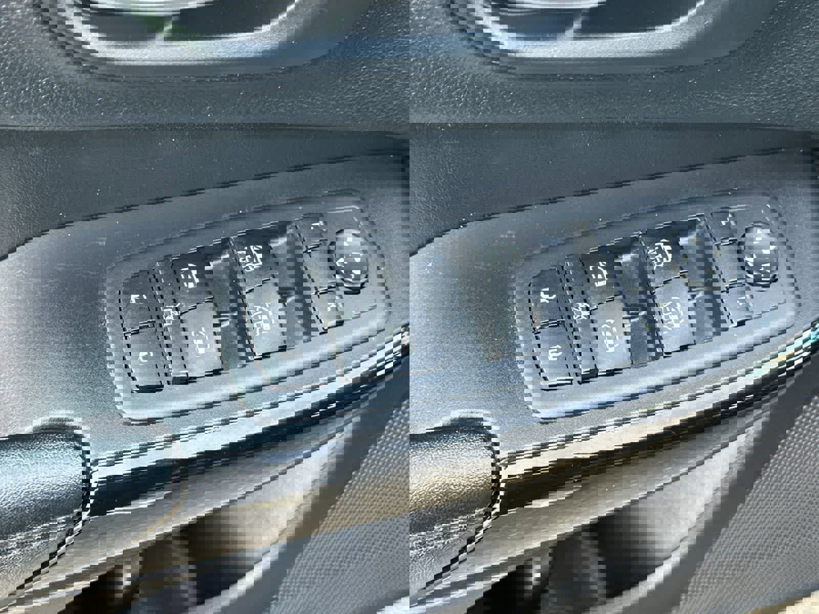 Used 2020 Jeep Cherokee Latitude Plus image 13