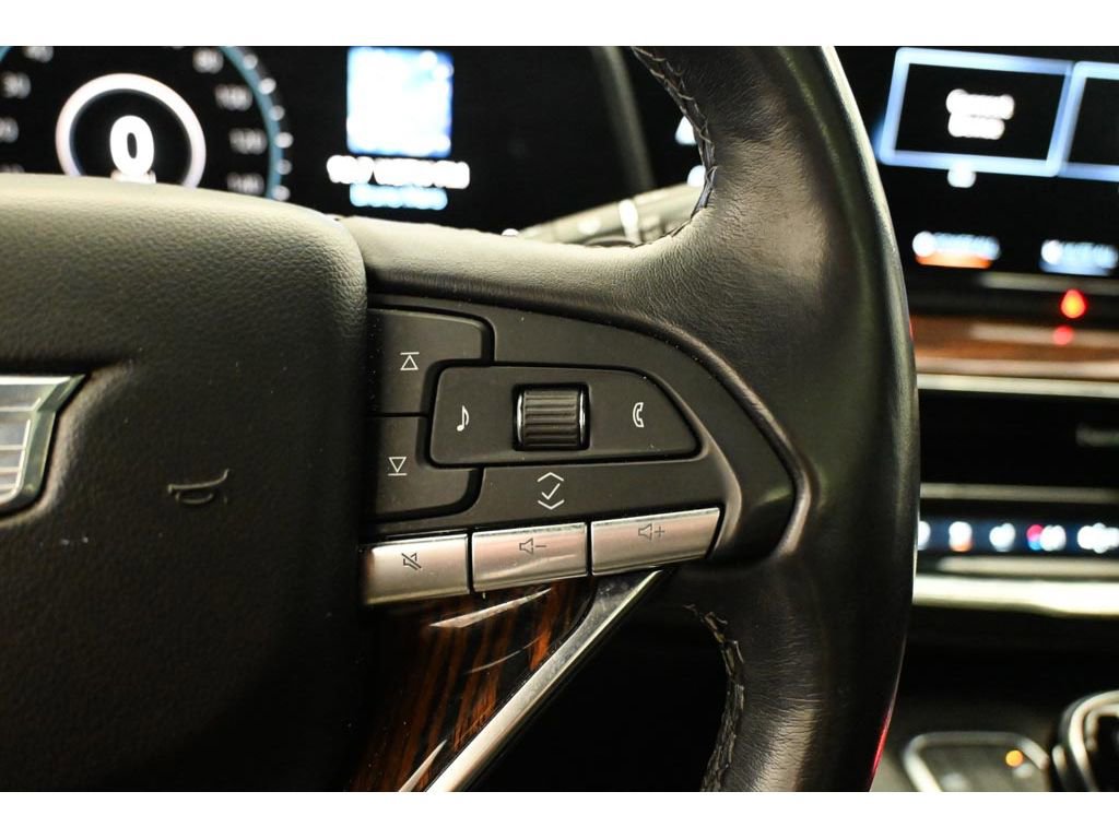 Used 2021 Cadillac Escalade Premium Luxury AWD/4WD image 45