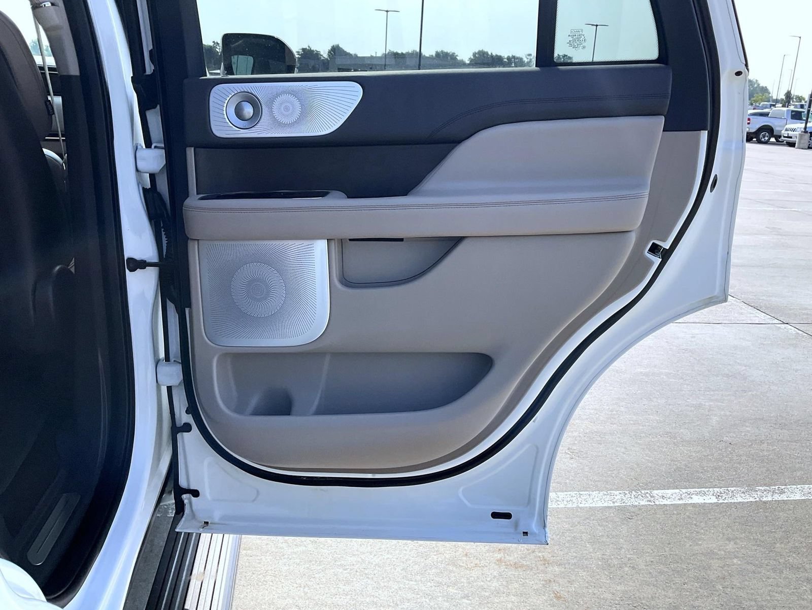 Certified 2023 Lincoln Navigator Reserve AWD/4WD image 23