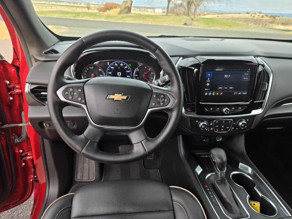 Used 2023 Chevrolet Traverse Premier image 9