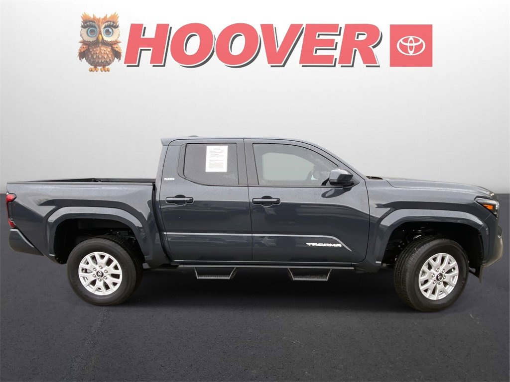 Used 2025 Toyota Tacoma SR5 image 2