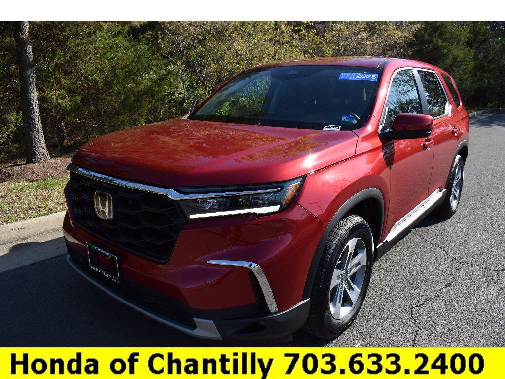 Used 2025 Honda Pilot EX-L image 3