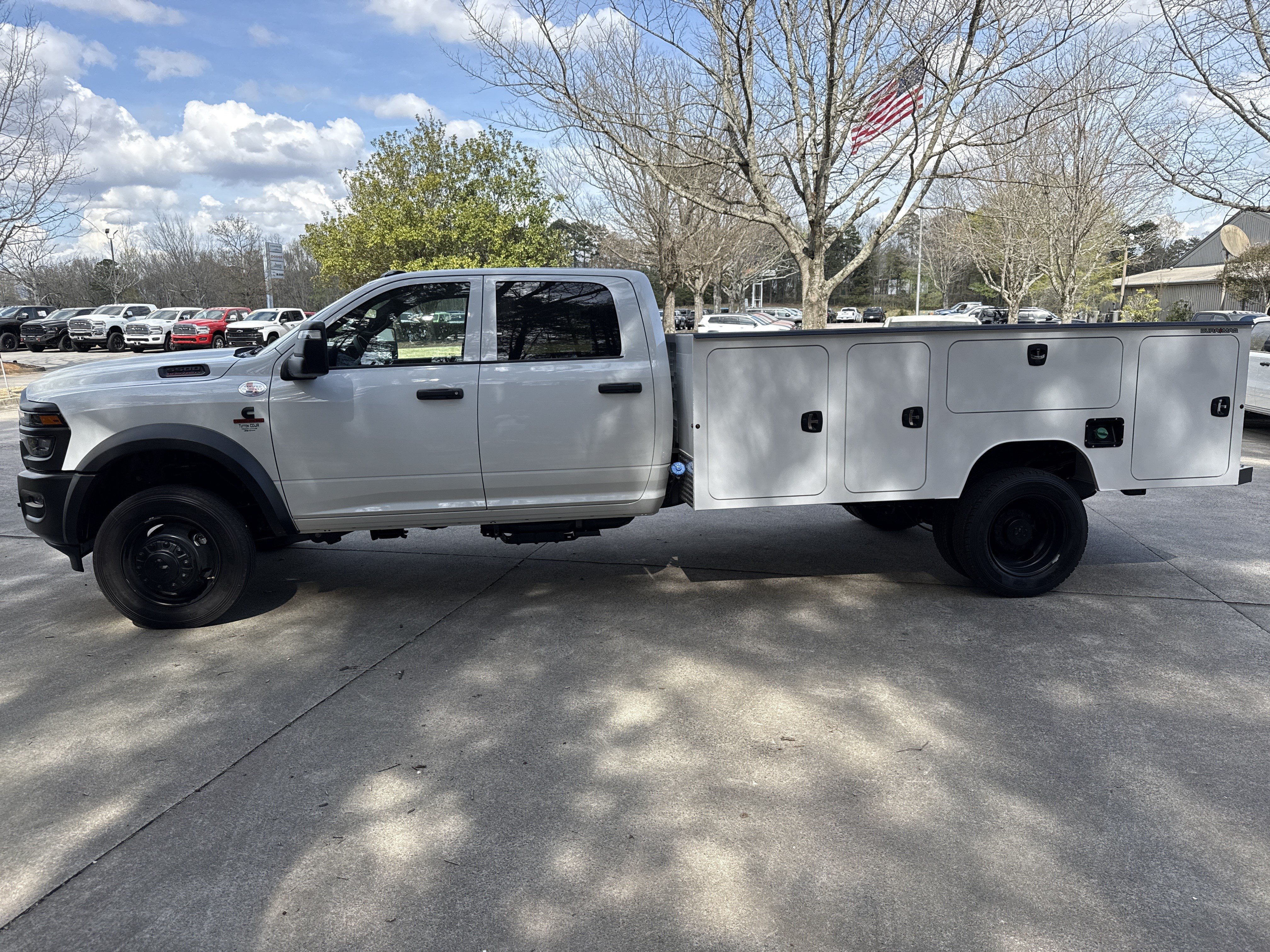 New 2026 RAM 5500 Tradesman AWD/4WD image 4