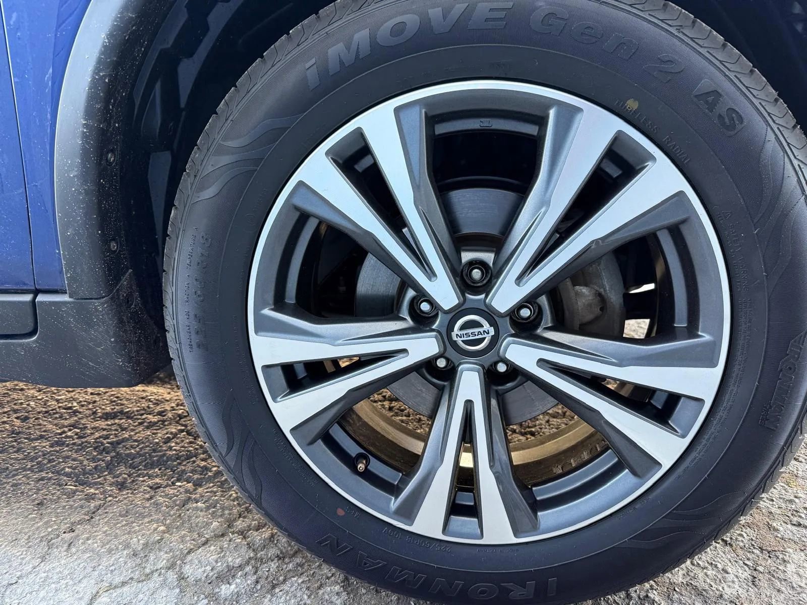 Used 2019 Nissan Rogue SV w/ Premium Package FWD image 28