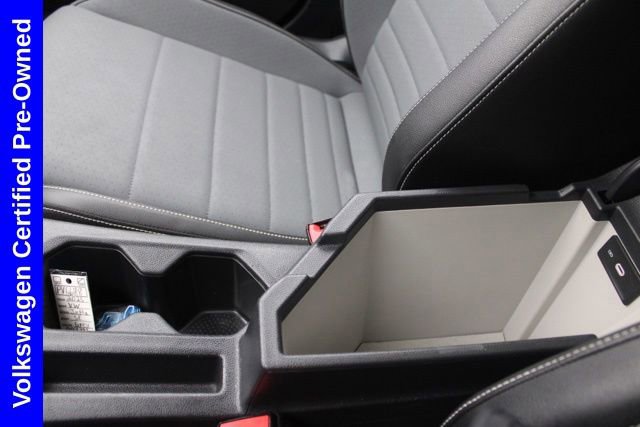 Used 2025 Volkswagen Jetta SE image 41