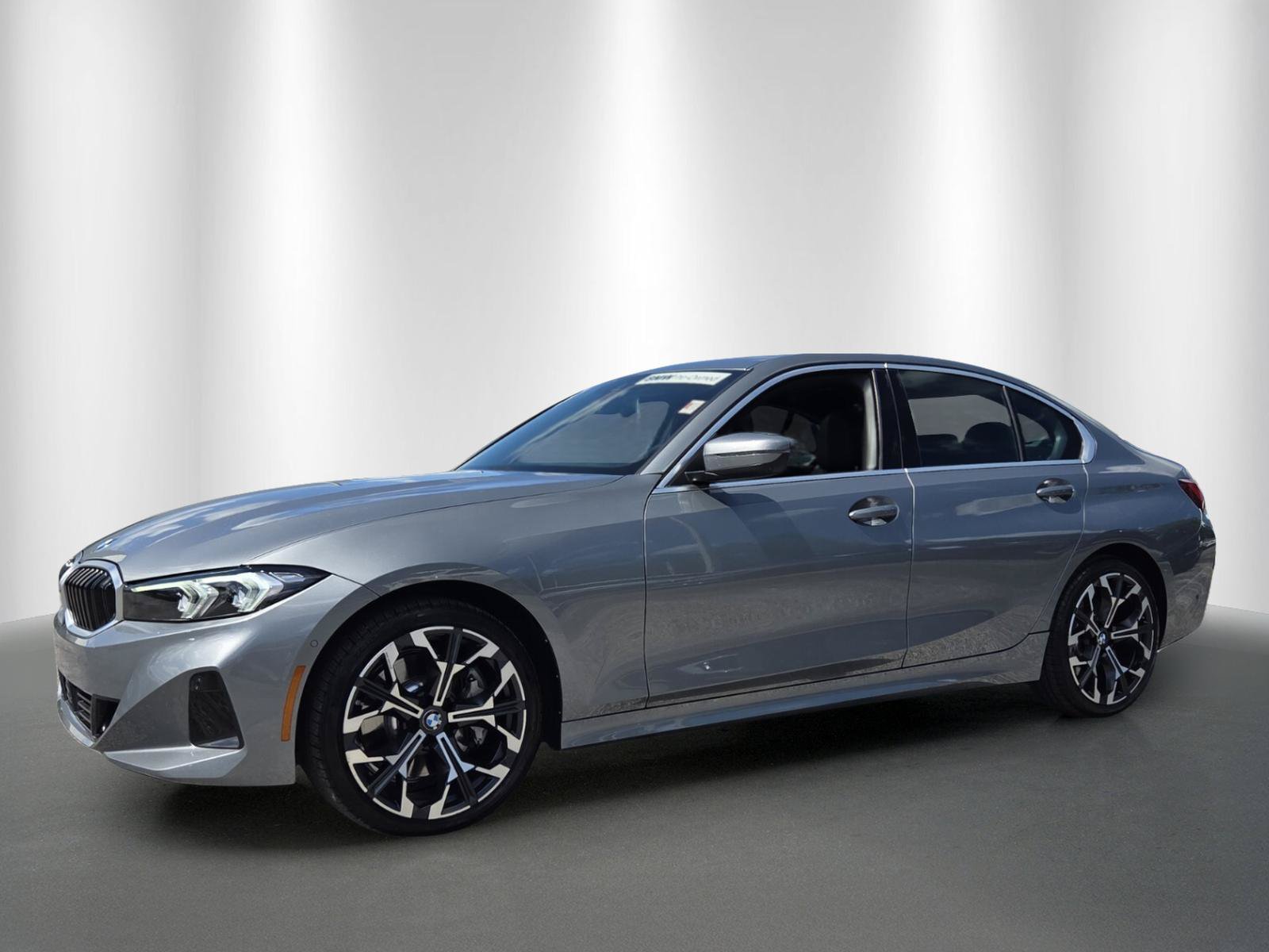 Certified 2025 BMW 330i Sedan RWD image 3
