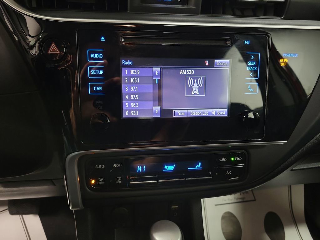 Used 2018 Toyota Corolla LE w/ Carpet Mat Package (TMS) image 14