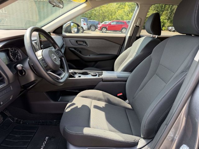 Used 2023 Nissan Rogue S AWD/4WD image 16