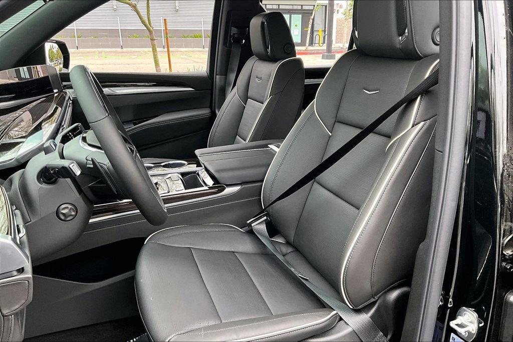 New 2026 Cadillac Escalade Luxury w/ LPO, Floor Liner Package AWD/4WD image 12