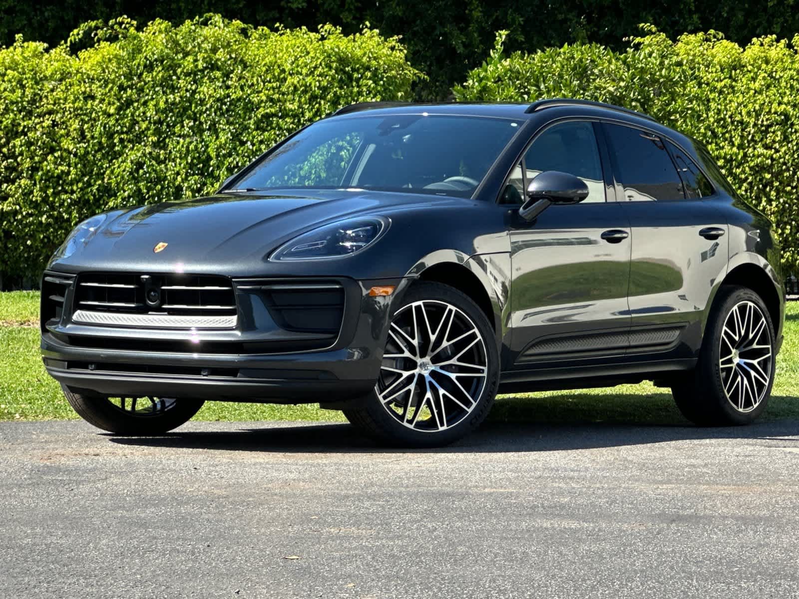 New 2026 Porsche Macan AWD/4WD image 1
