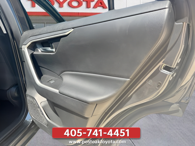 Used 2025 Toyota RAV4 XLE FWD image 19