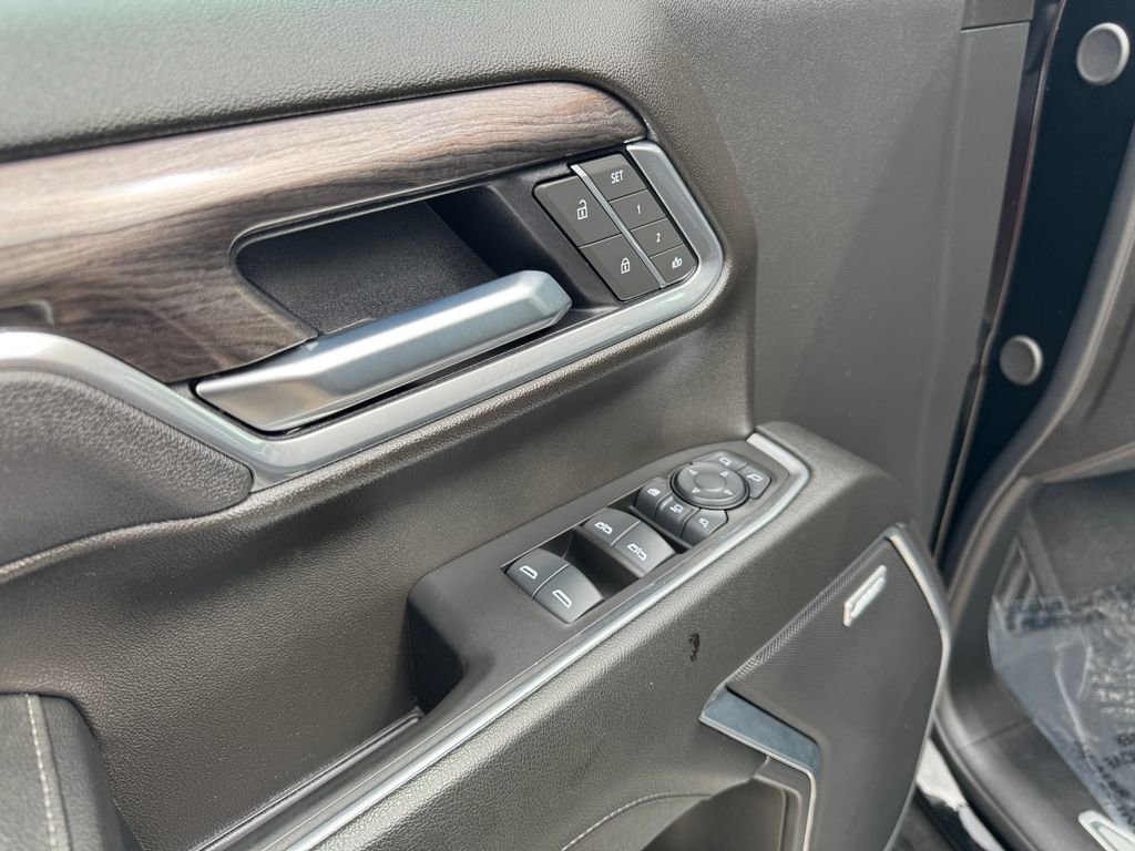 Used 2025 Chevrolet Silverado 3500 LTZ w/ LTZ Premium Package image 22